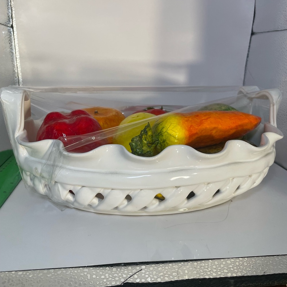 Vgt Ceramic garden bowl latticework basket hand painted vegetables Read details